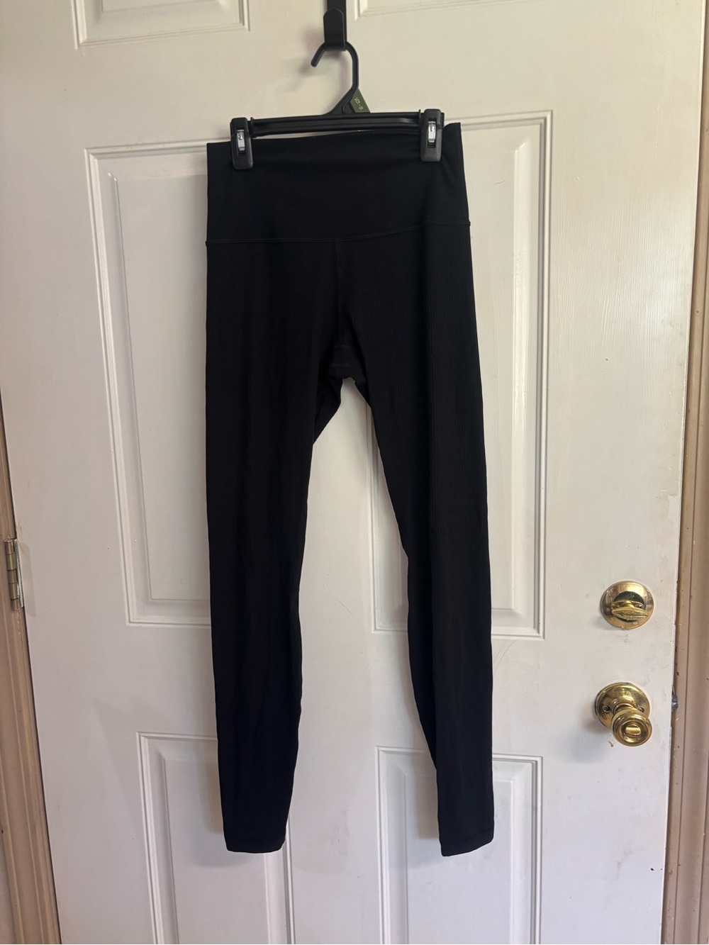 Size 6 Lululemon solid black Align Ribbed High-Rise 28" Pant/legging.  In EUC!